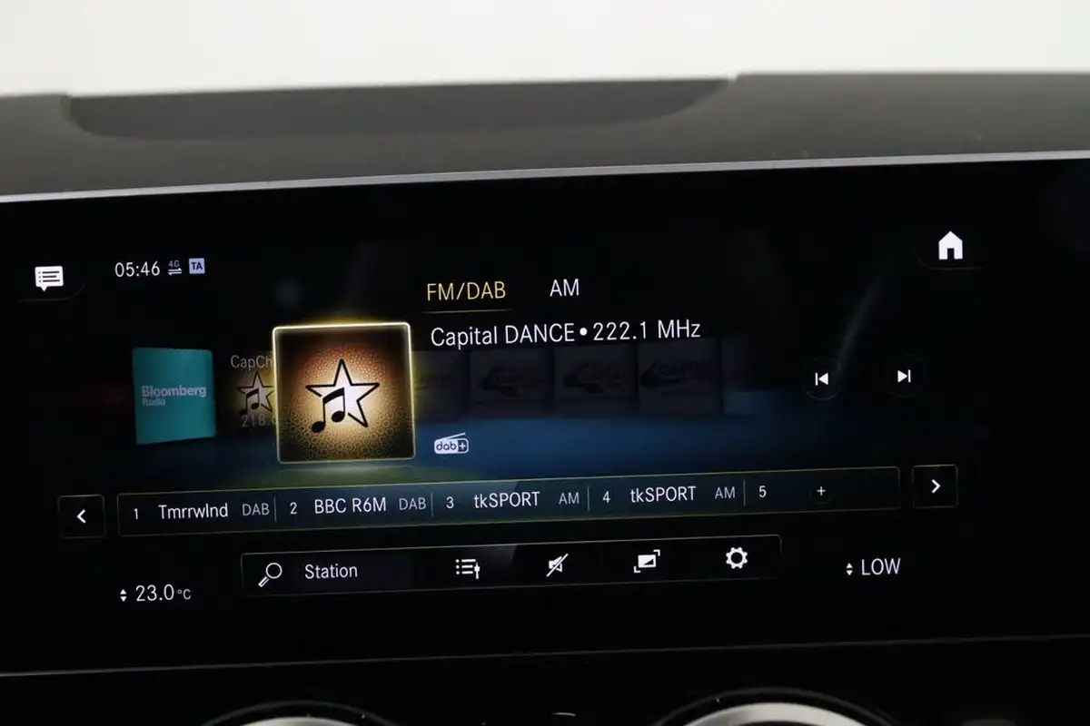 2019-mercedes-benz-b-class-20d-b200d-amg-line-premium-big-29