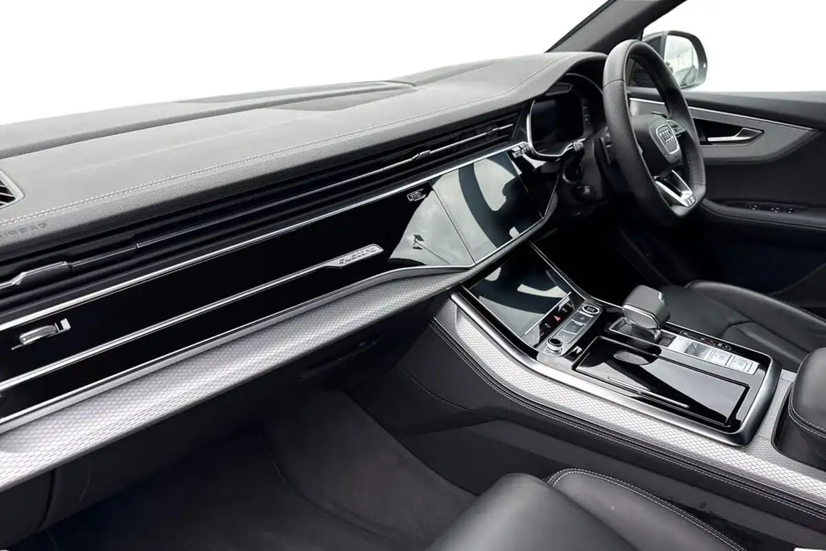 2024-audi-q8-30-55-tfsi-launch-edition-big-14