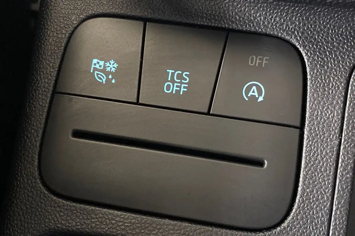 2023-ford-fiesta-10t-titanium-x-125ps-hybrid-mhev-big-27
