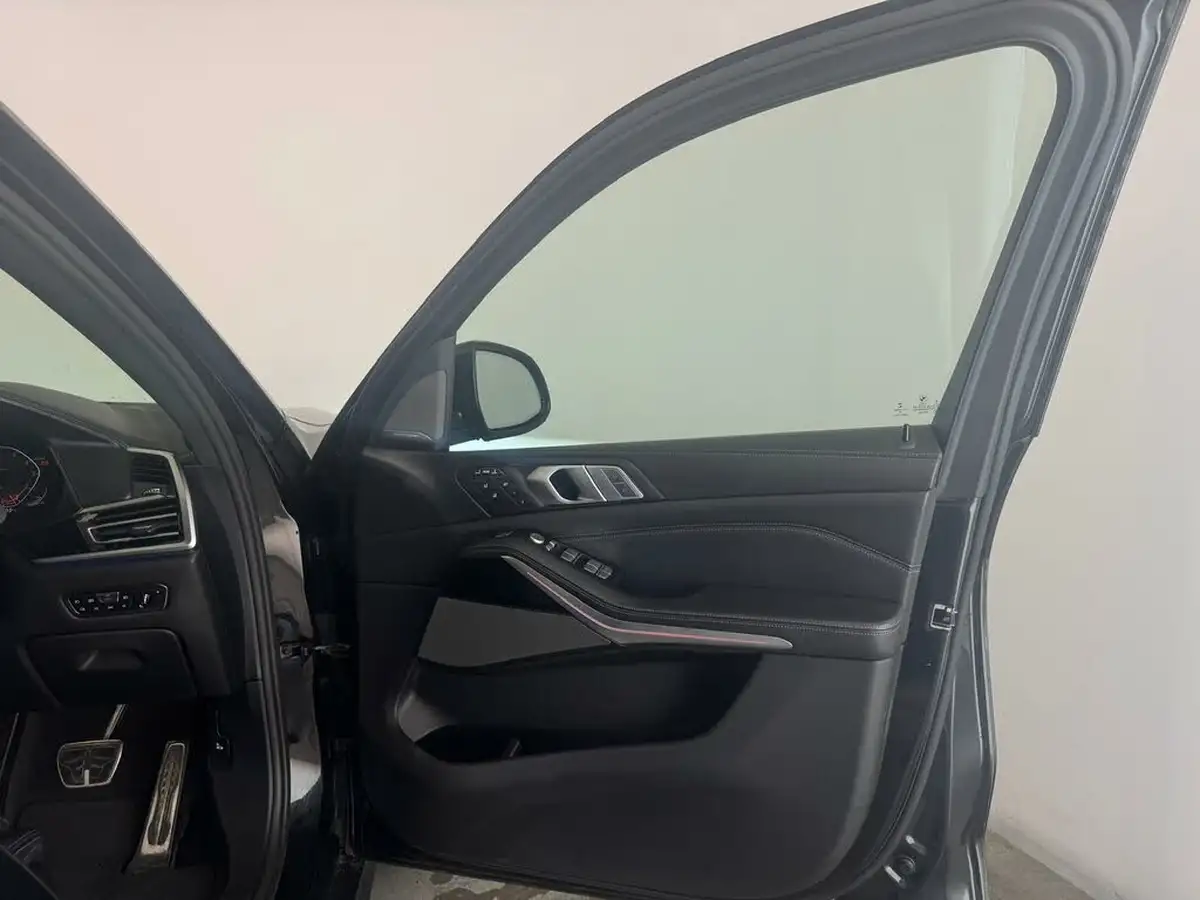 2019-bmw-x7-30-xdrive40i-m-sport-big-24