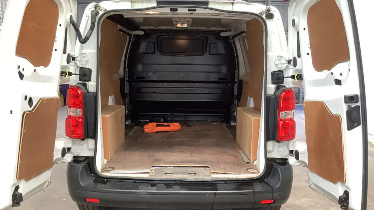2021-vauxhall-vivaro-e-3100-50kwh-l1h1-dynamic-panel-van-big-6