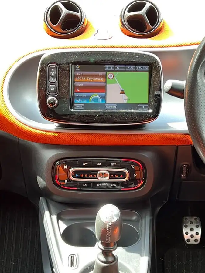 2015-smart-forfour-09-edition-1-big-25