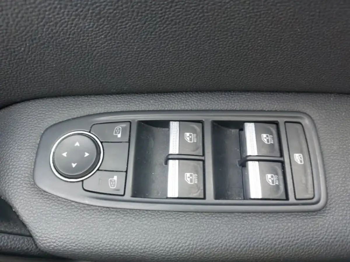 2022-renault-captur-13-tce-se-edition-edc-auto-big-16
