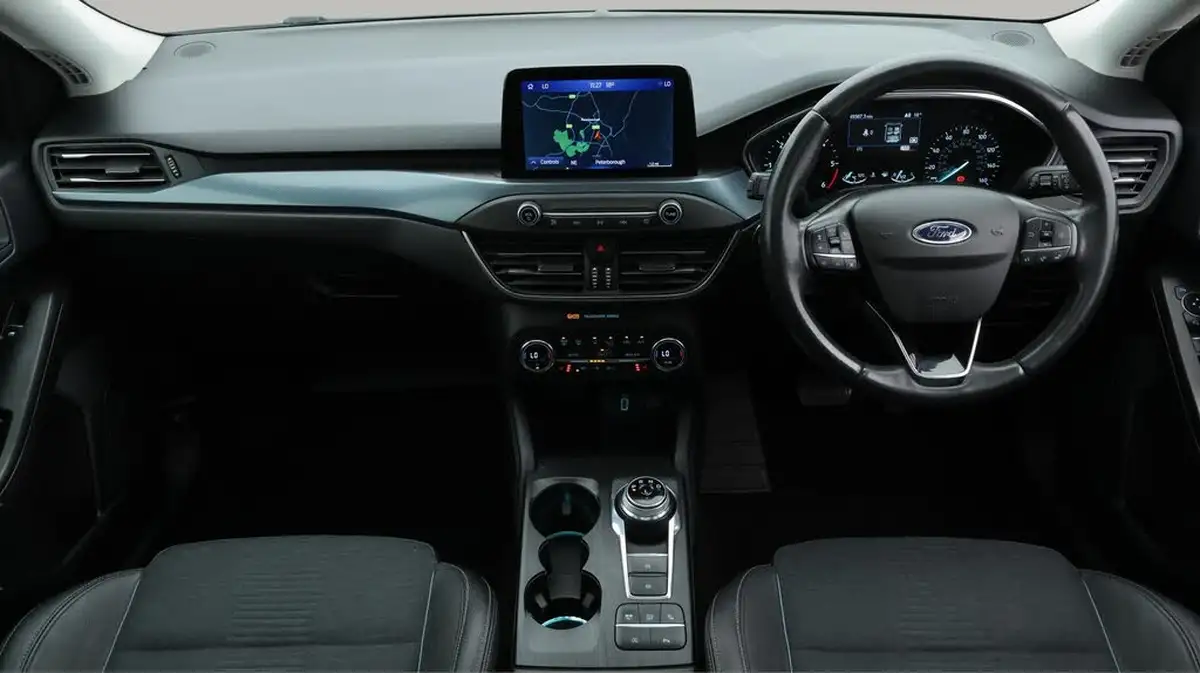 2020-ford-focus-20-active-x-estate-auto-big-13
