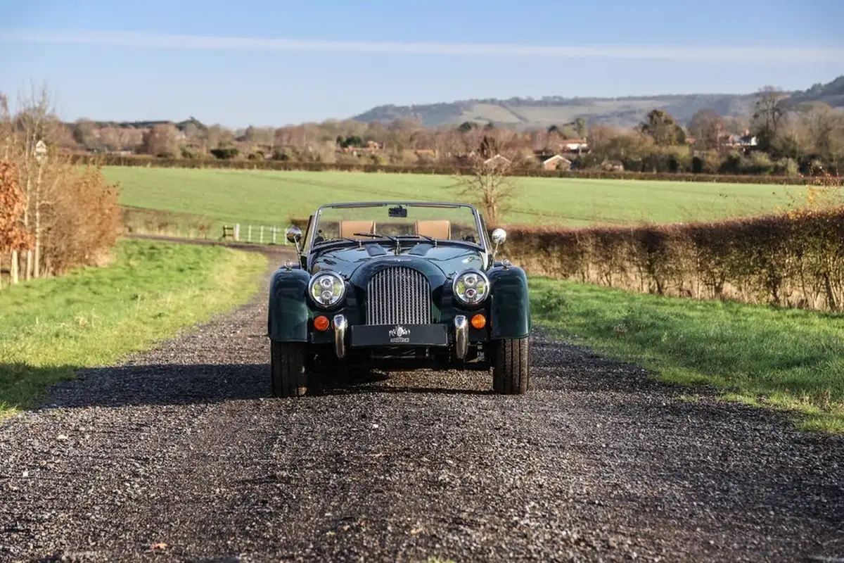 2009-morgan-plus-4-20-2-seat-big-2