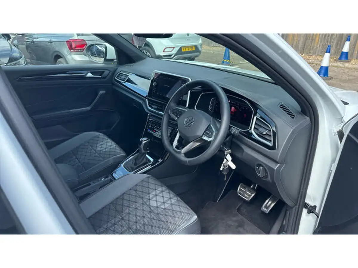 2024-volkswagen-t-roc-15-tsi-r-line-hatchback-5d-dsg-big-10