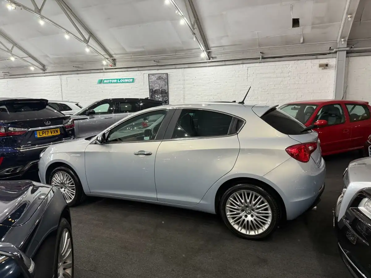 2015-alfa-romeo-giulietta-20jtdm-2-business-edition-175bhp-alfa-tct-big-1