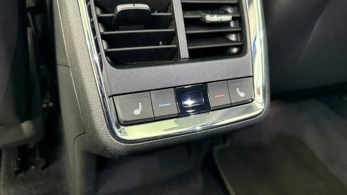 2022-skoda-enyaq-e-80-vrs-big-37