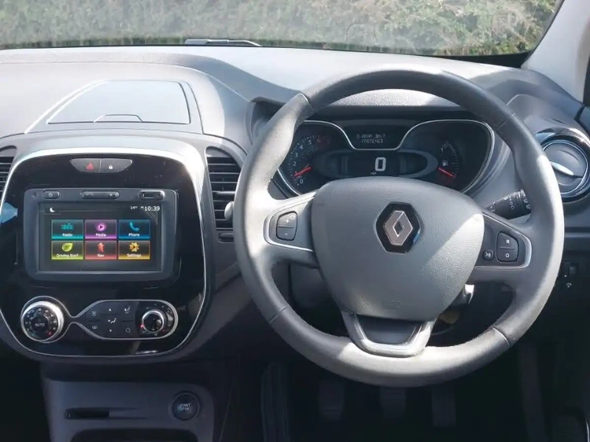 2018-renault-captur-09-tce-iconic-big-6