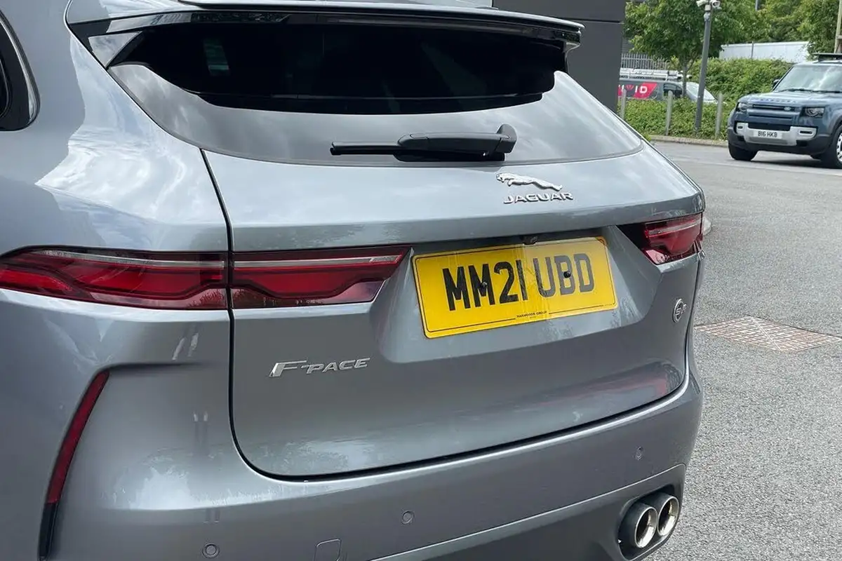 2021-jaguar-f-pace-50-v8-svr-big-51