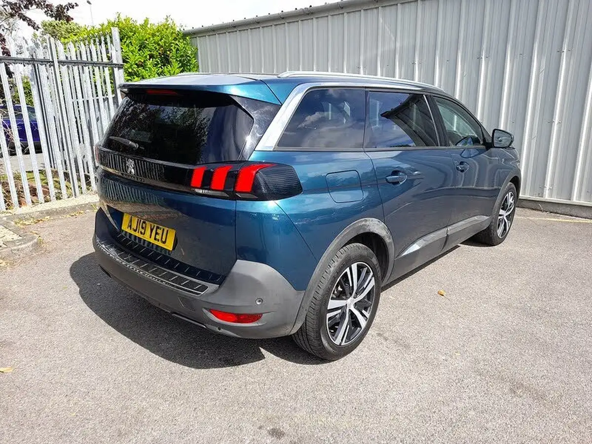 2019-peugeot-5008-suv-15-bluehdi-allure-eat8-big-7