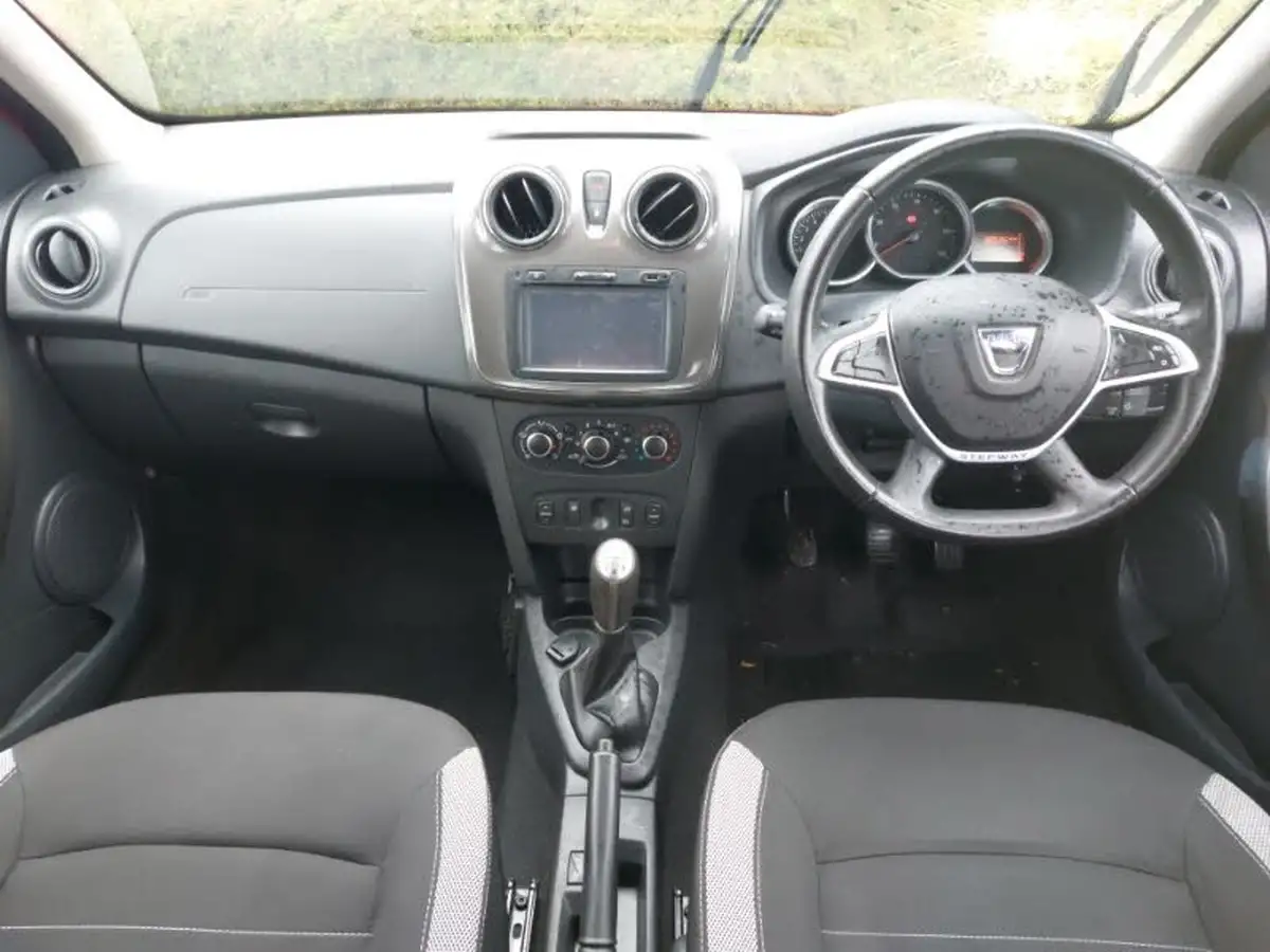 2017-dacia-sandero-stepway-09-tce-laureate-big-2