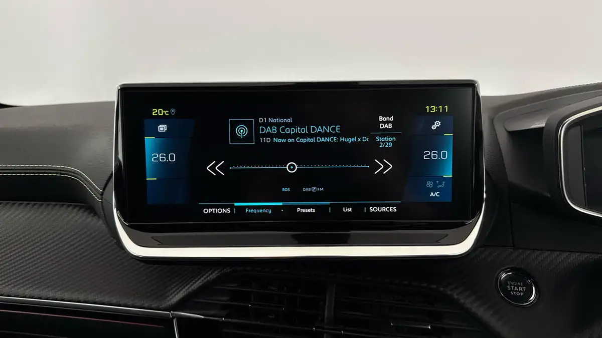 2021-peugeot-208-e-gt-50kwh-big-11