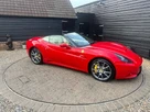2010-ferrari-california-43-small-27