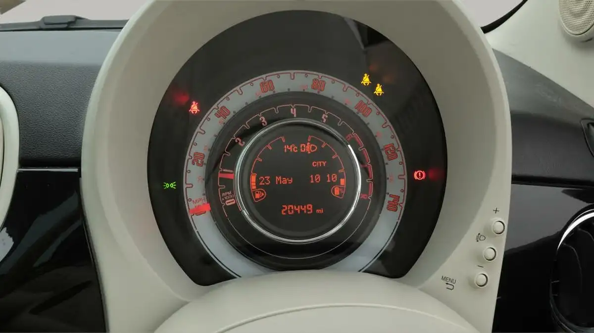 2022-fiat-500-10-dolcevita-big-10