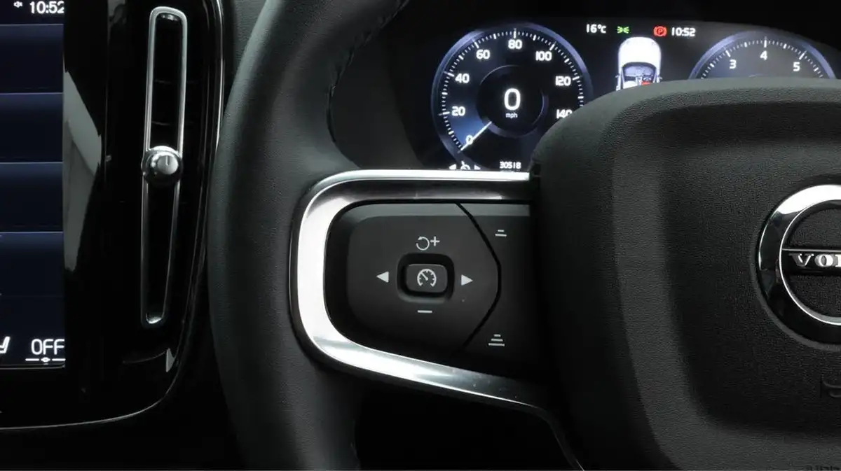 2022-volvo-xc40-15-t3-inscription-big-22