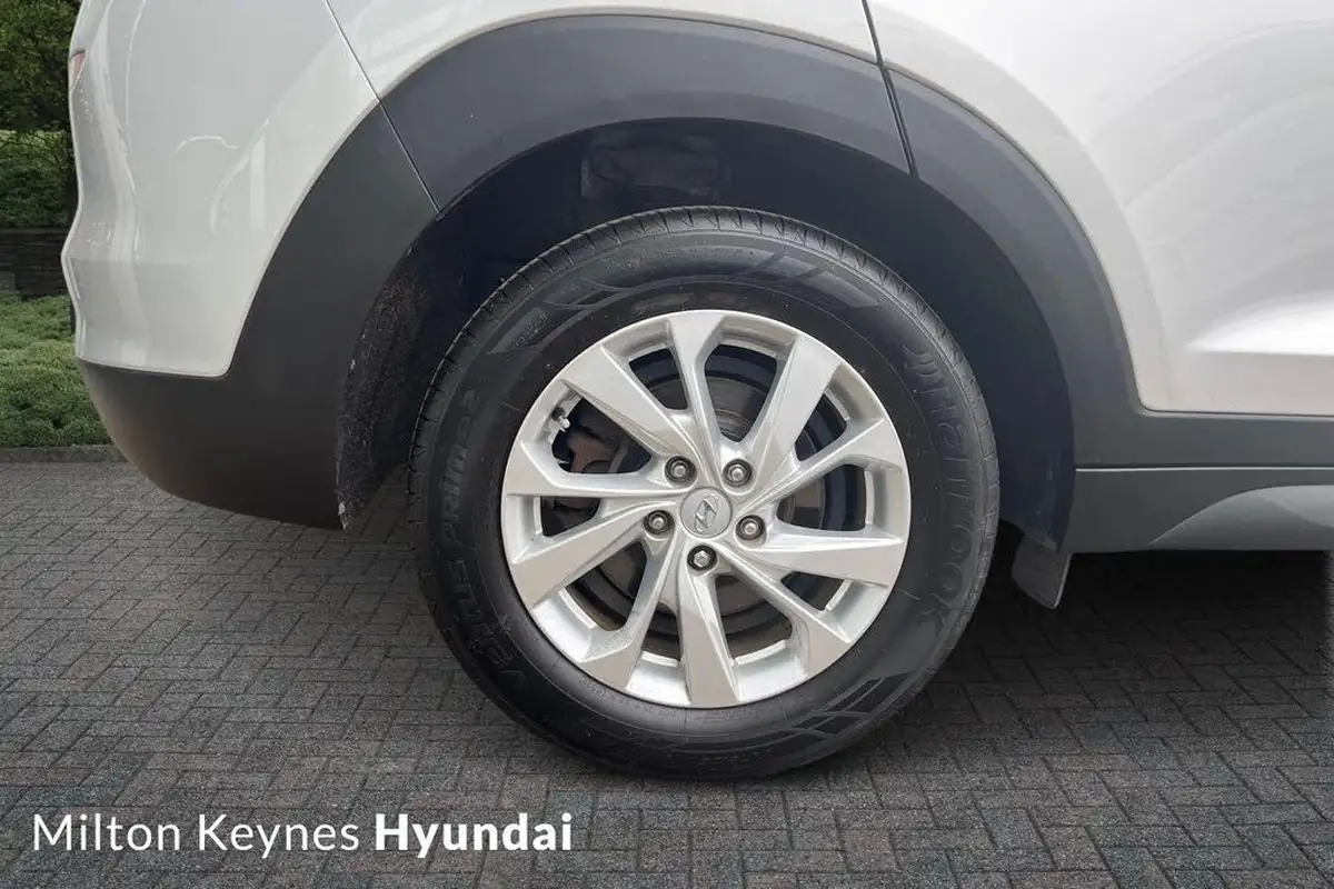 2021-hyundai-tucson-16crdi-se-nav-136ps-dct-big-13