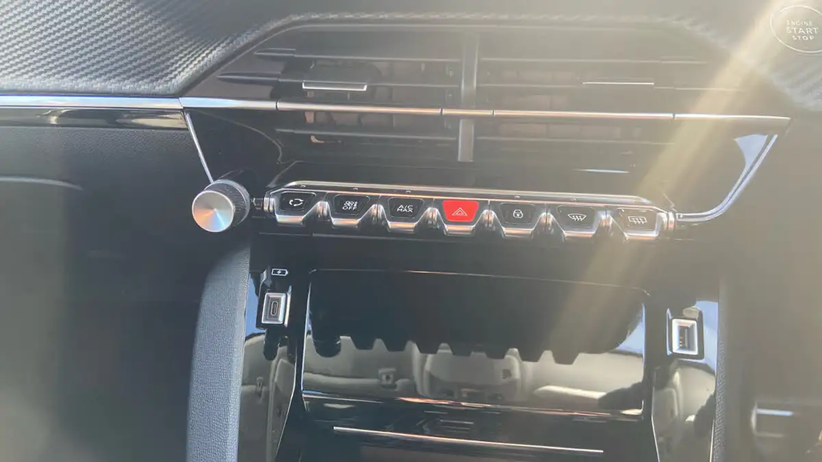 2023-peugeot-208-12-puretech-allure-premium-130ps-eat8-big-33