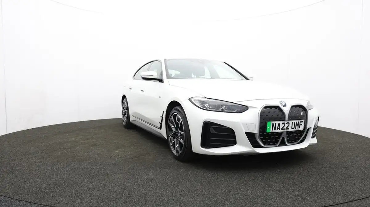 2022-bmw-i4-e-edrive40-m-sport-big-53