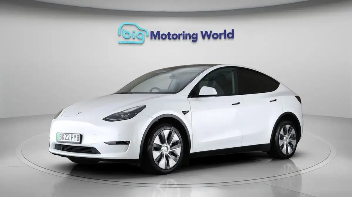 2022-tesla-model-y-e-long-range-big-2