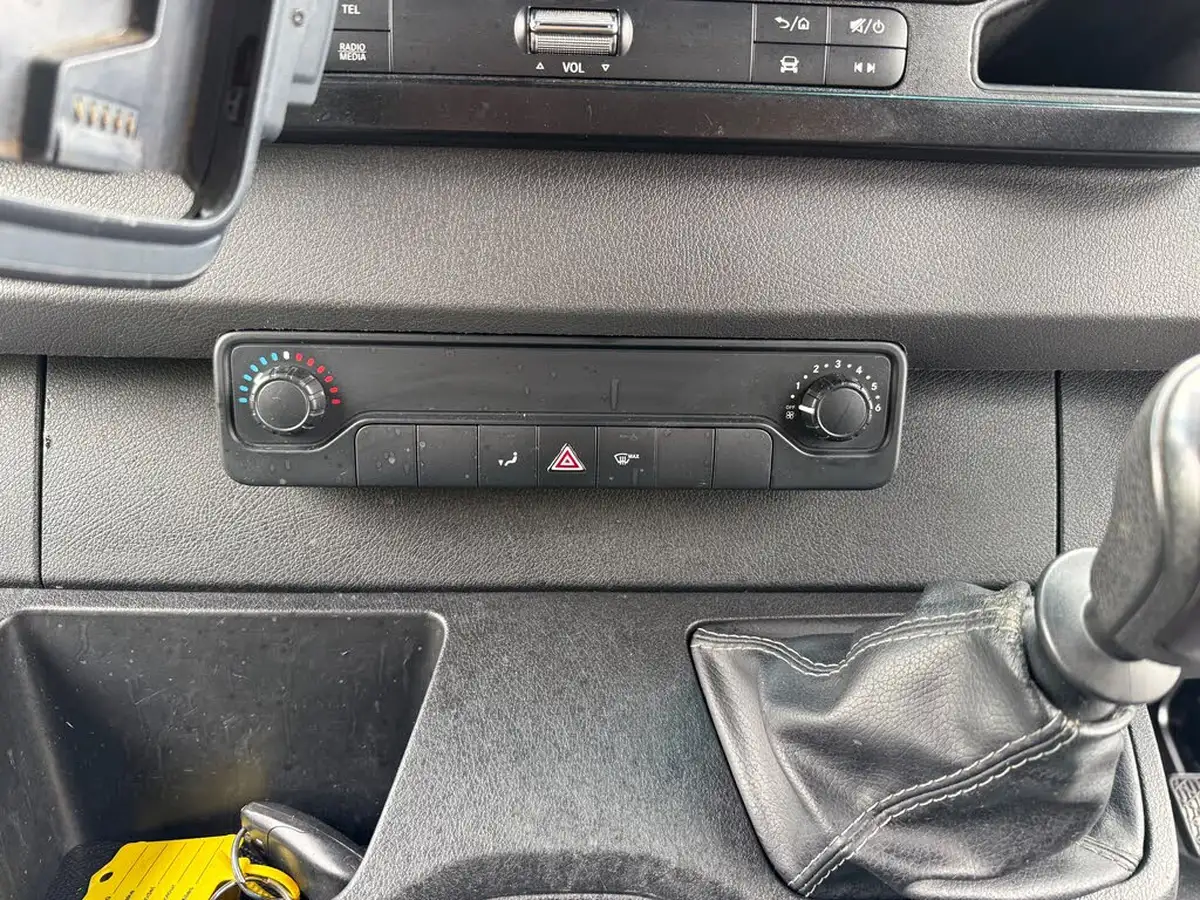 2018-mercedes-benz-sprinter-21cdi-311-l2h1-panel-van-rwd-eco-gear-360-big-19