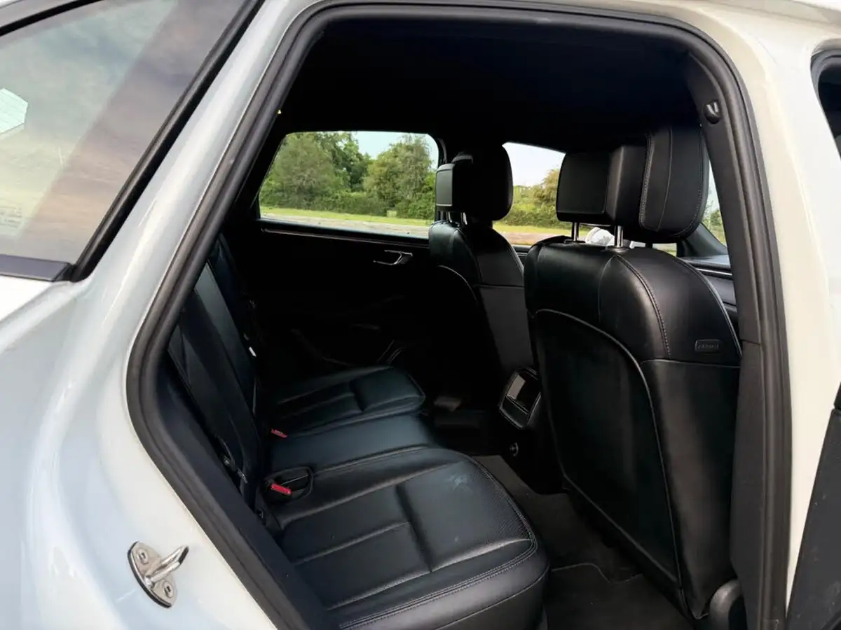 2015-porsche-macan-20-big-6