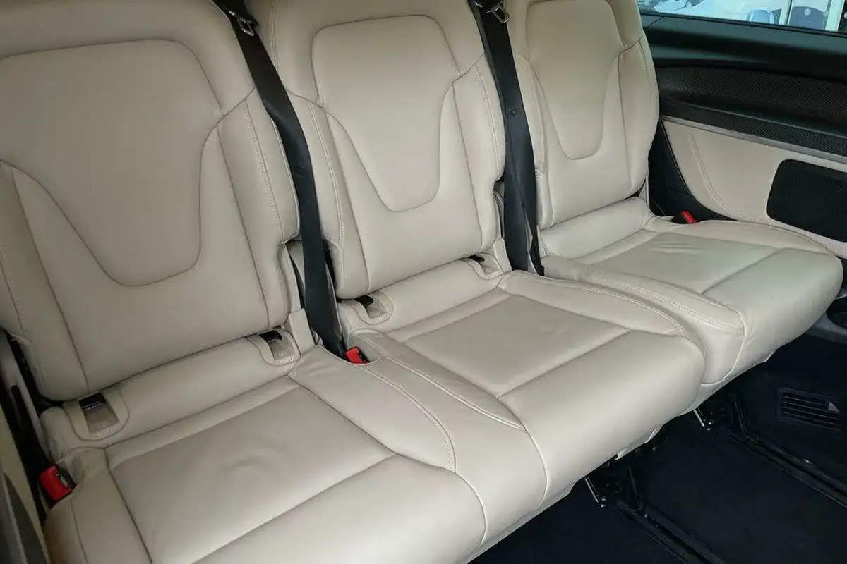 2018-mercedes-benz-v-class-21d-v250d-extra-long-amg-line-big-23