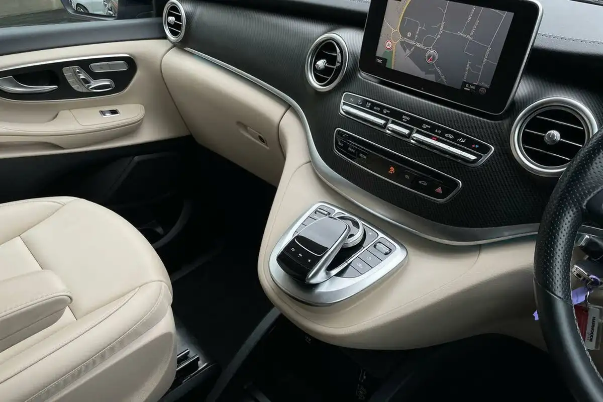 2018-mercedes-benz-v-class-21d-v250d-extra-long-amg-line-big-47