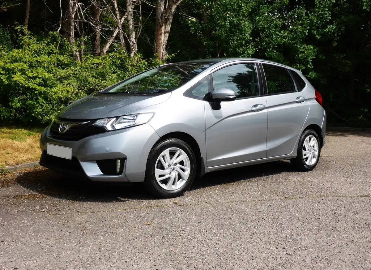 2015-honda-jazz-13-i-vtec-se-cvt-big-8