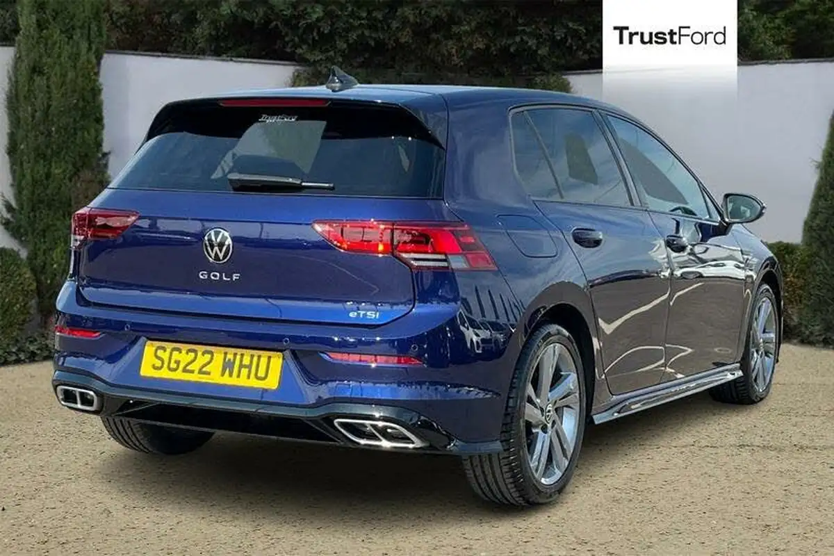 2022-volkswagen-golf-15-etsi-r-line-150ps-hatchback-big-3