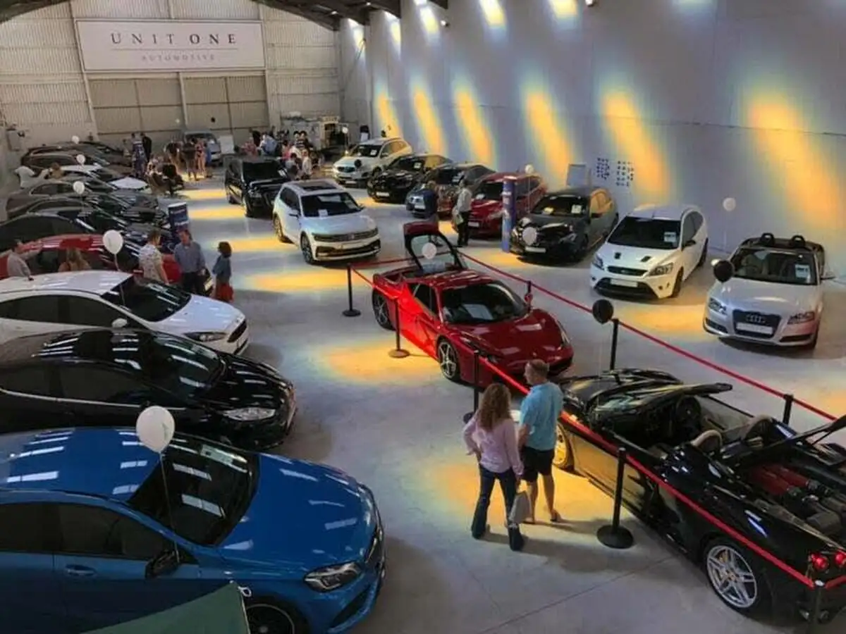 2019-land-rover-range-rover-velar-20-d240-r-dynamic-s-big-15