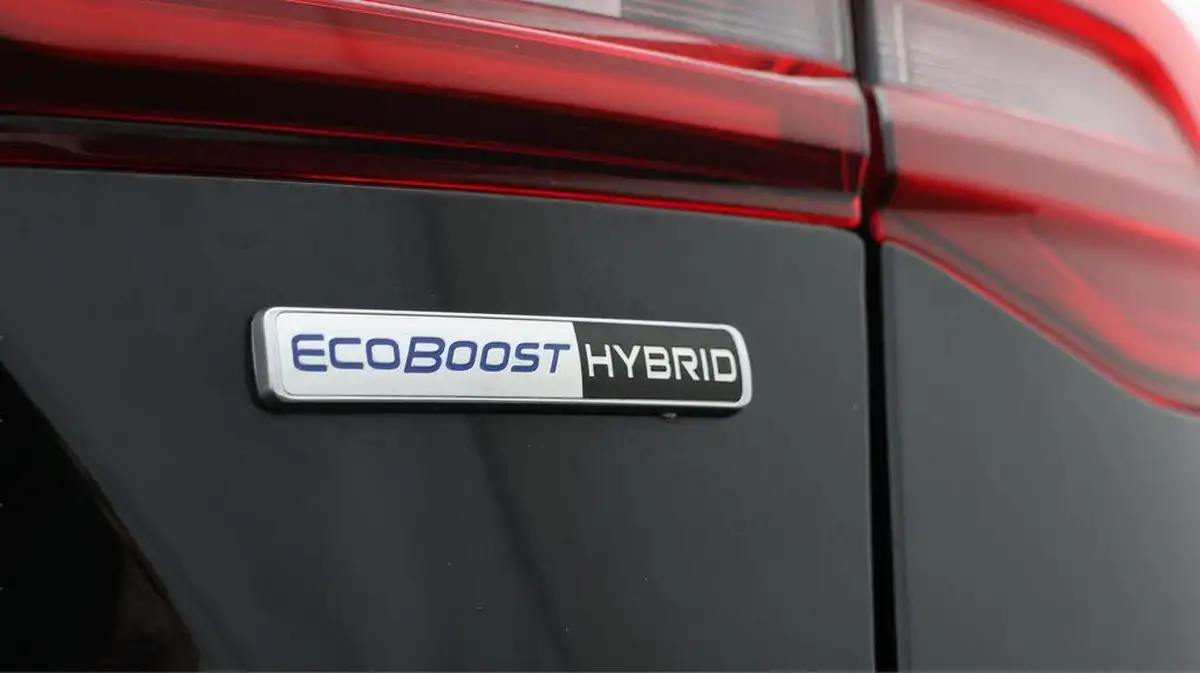 2023-ford-focus-10t-st-line-vignale-125ps-hybrid-mhev-hatchback-powershift-big-23