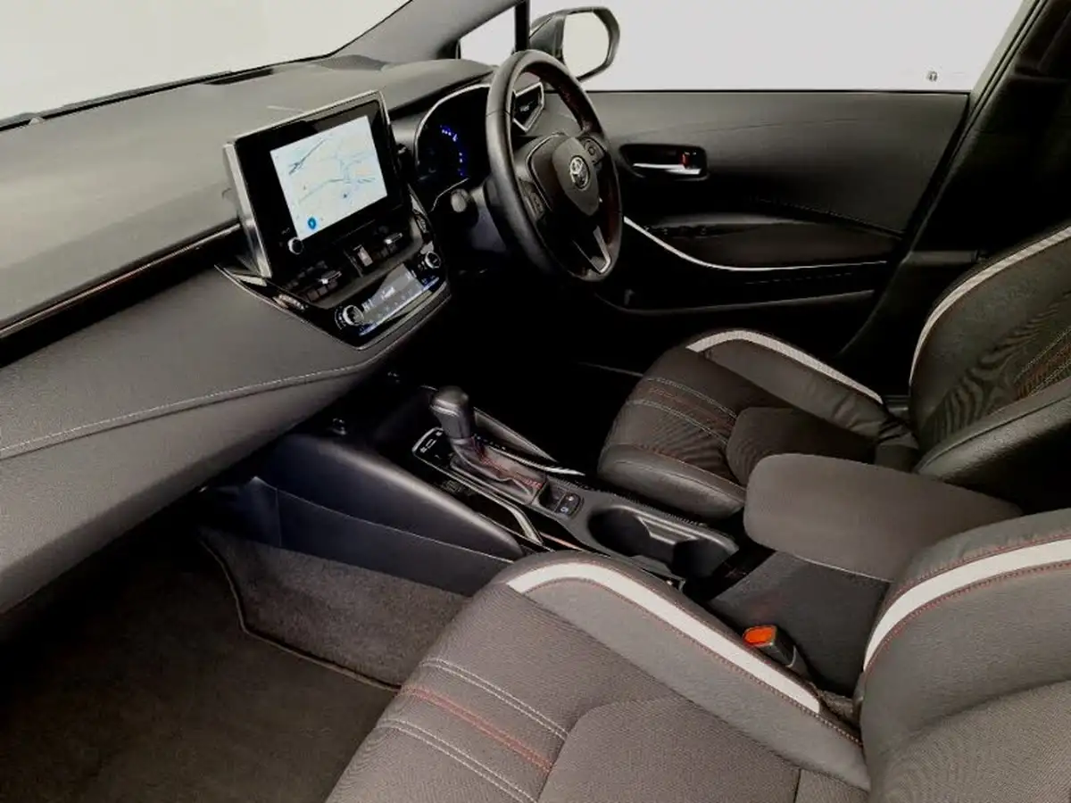2022-toyota-corolla-18-vvt-i-gr-sport-138bhp-hatchback-big-4