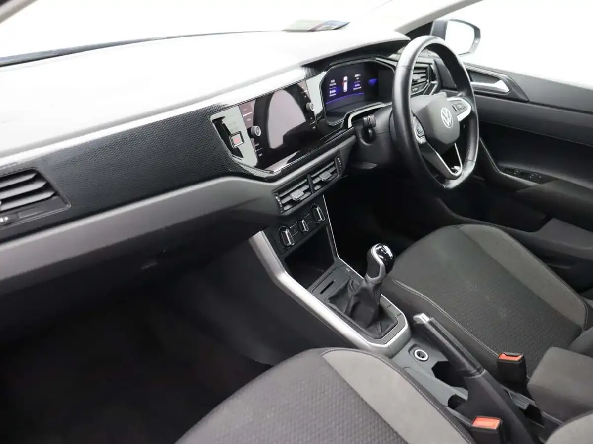 2022-volkswagen-polo-10-life-big-10
