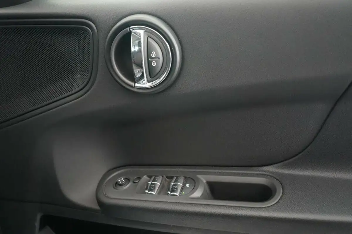 2022-mini-countryman-15-cooper-classic-auto-big-37