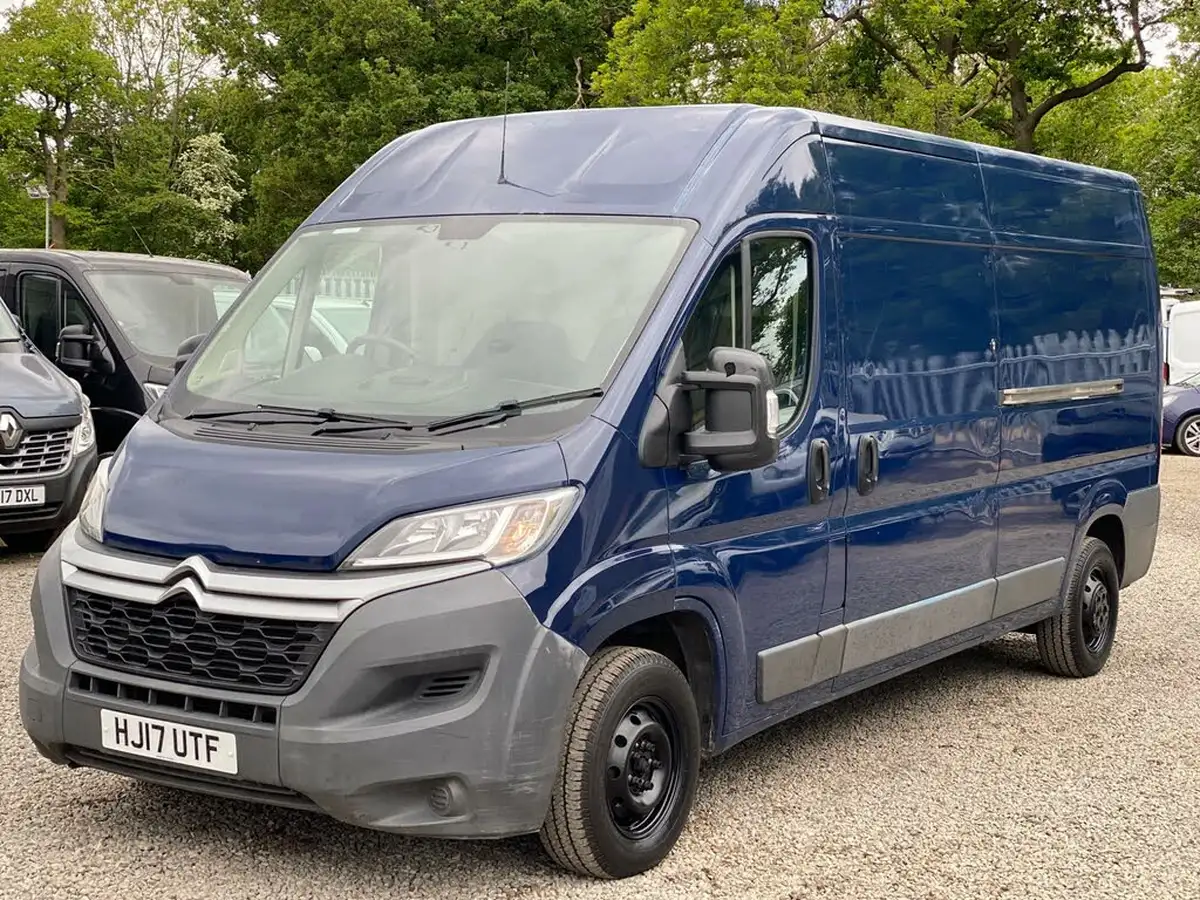 2017-citroen-relay-20bluehdi-35-l3h2-enterprise-130eu6-big-2