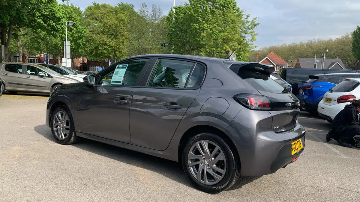 2022-peugeot-208-12-puretech-active-premium-100bhp-eat8-big-4
