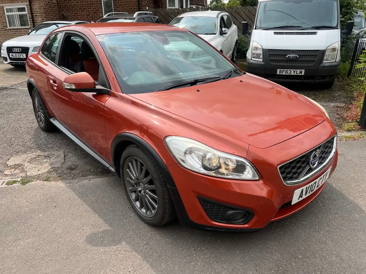 2010-volvo-c30-20td-se-hatchback-3d-powershift-big-2