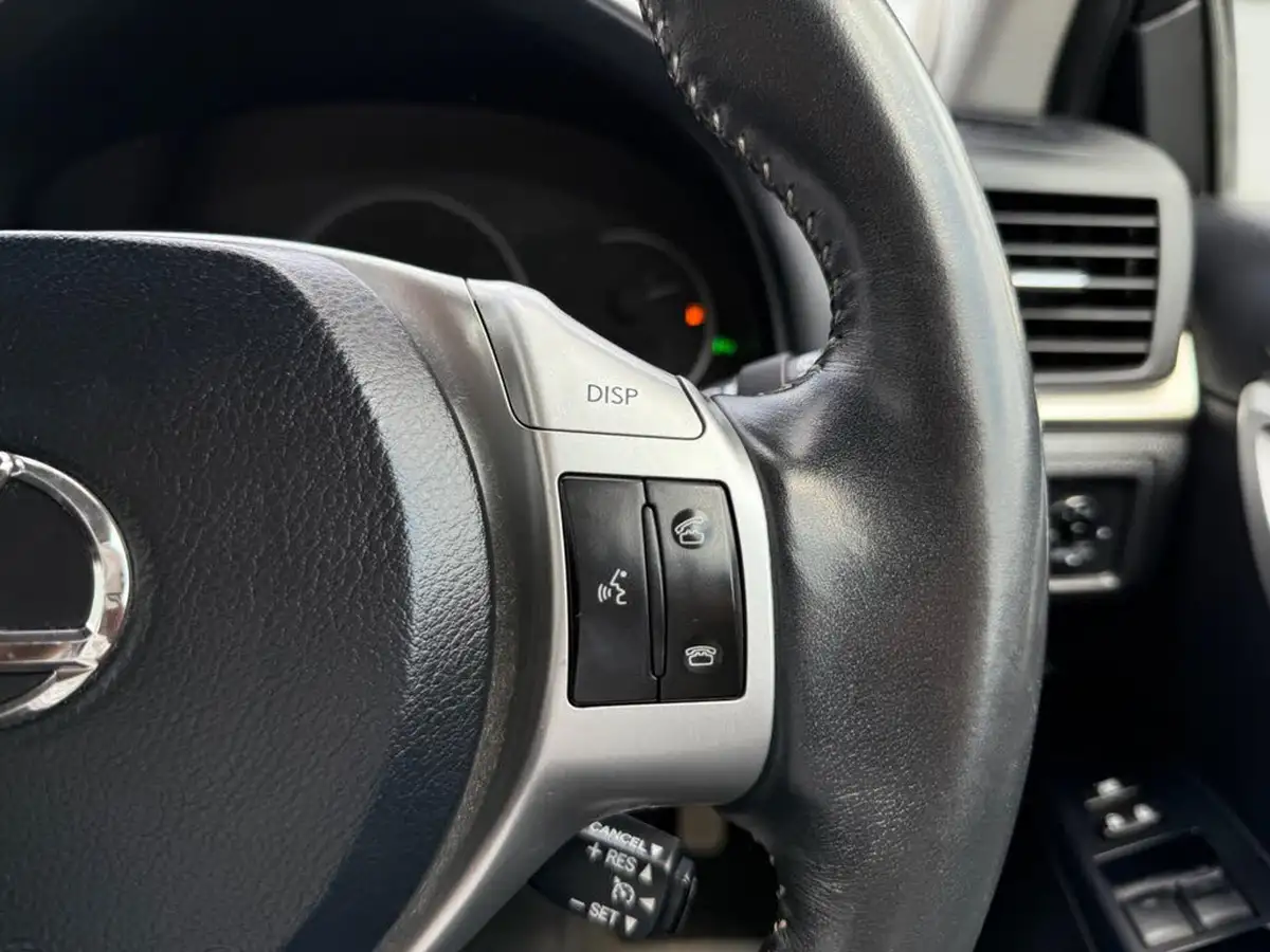 2013-lexus-ct-200h-18-premier-big-53