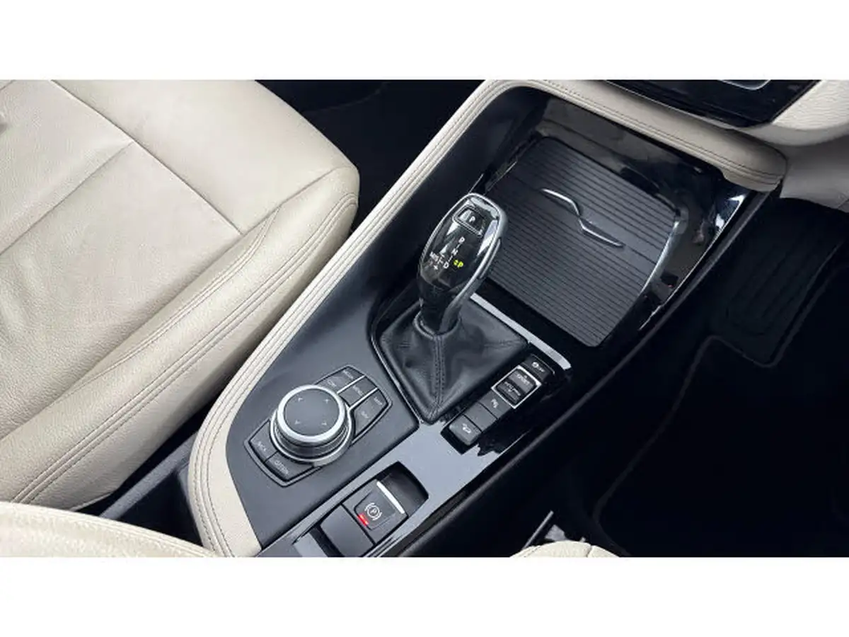 2021-bmw-x1-20-xdrive20i-xline-big-9