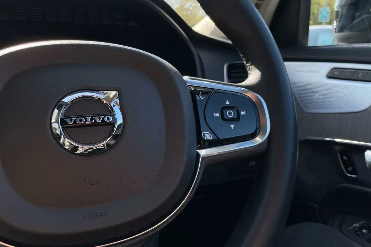 2022-volvo-xc90-20-b5-ultimate-big-37