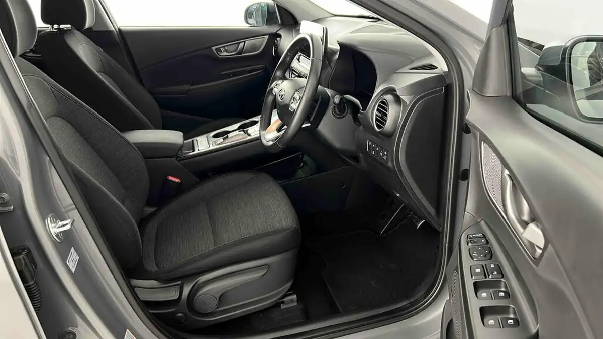 2020-hyundai-kona-e-premium-204ps-big-3