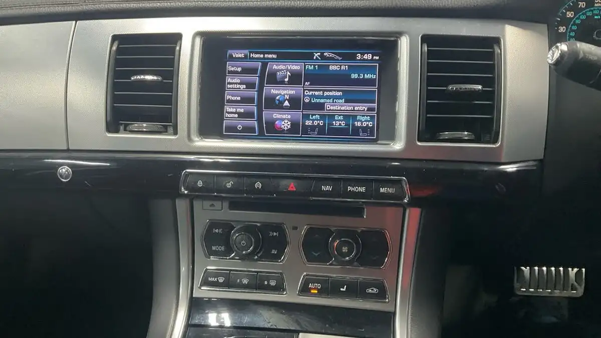 2013-jaguar-xf-22td-200ps-ss-sportbrake-5d-auto-big-7