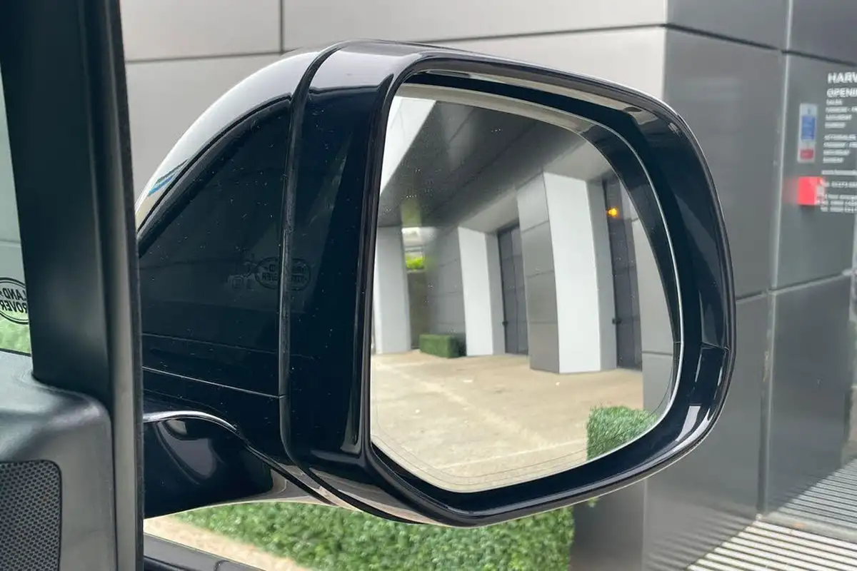 2023-land-rover-range-rover-30-p440e-se-big-10