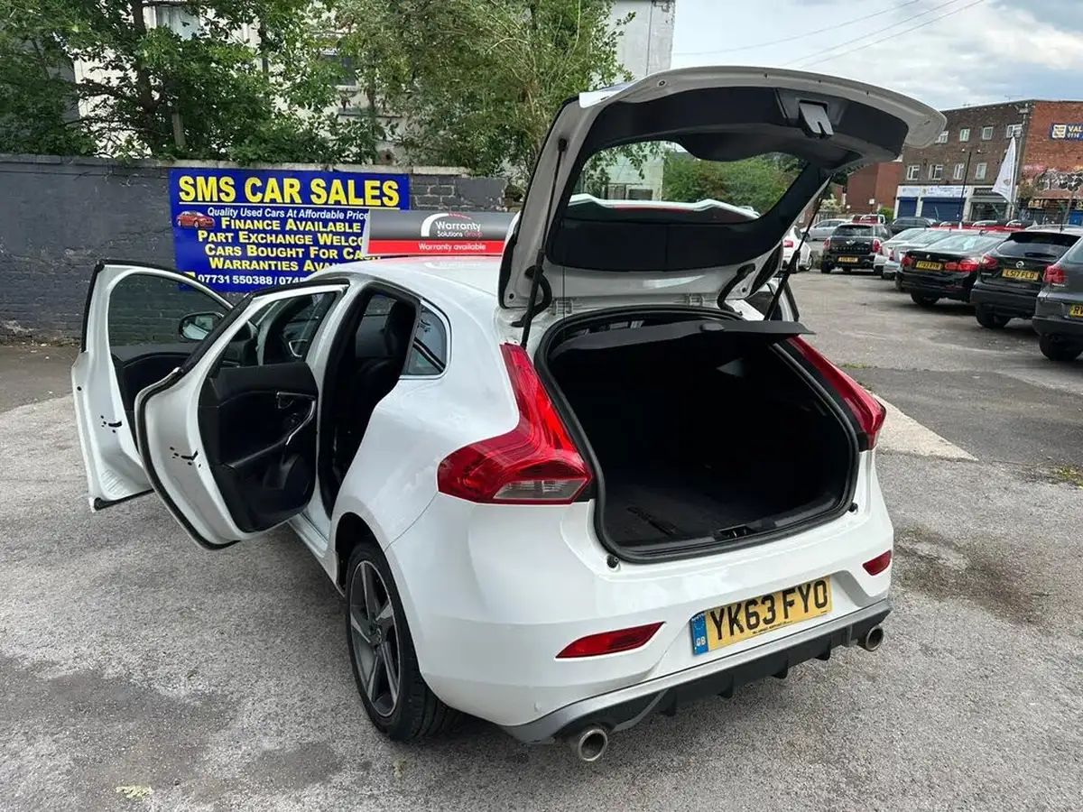 2013-volvo-v40-20td-d4-r-design-big-19