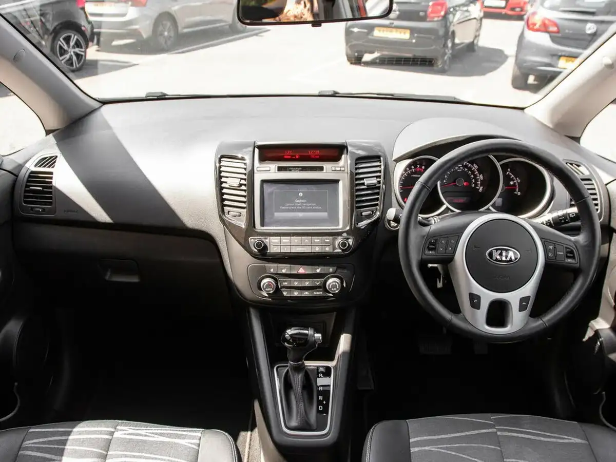 2017-kia-venga-16-4-auto-big-2