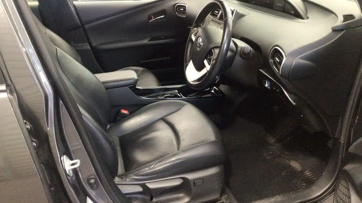 2019-toyota-prius-18-vvt-i-excel-ss-cvt-big-12