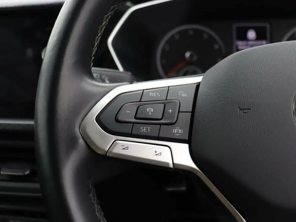 2022-volkswagen-t-cross-10-tsi-sel-big-30