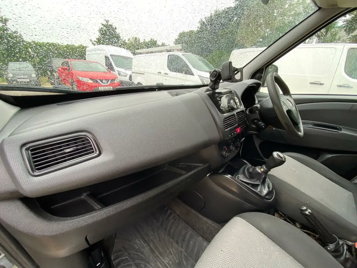 2020-fiat-doblo-cargo-13td-l1h1-tecnico-passenger-big-12
