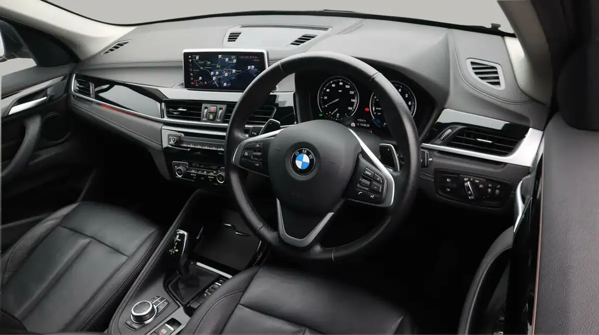2022-bmw-x1-20-sdrive20i-xline-big-9